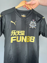 Load image into Gallery viewer, Newcastle United Third Shirt 2017/2018
