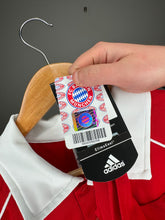 Load image into Gallery viewer, Bayern Munich Home Shirt 2005 - 2007 BNWT
