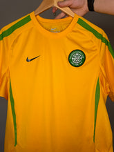 Load image into Gallery viewer, Celtic Training Shirt 2010/2011
